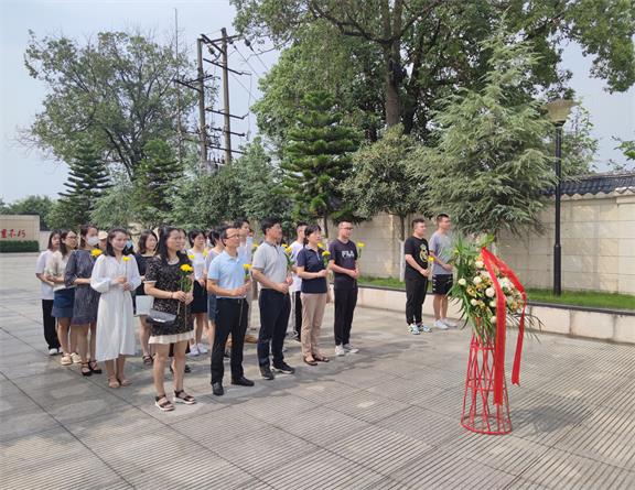 咨询ag手机官方官网赴院山坡烈士陵园党性党风党纪教育基地开展党风廉洁教育活动2.jpg