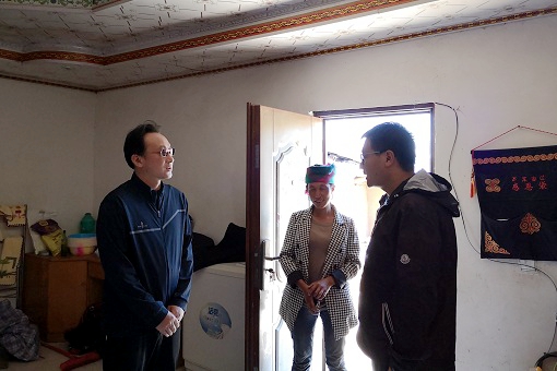 川东ag手机官方官网赴昭觉县对口帮扶贫困村开展精准扶贫走访慰问调研活动.jpg