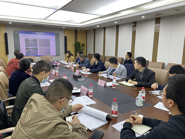 川高ag手机官方官网组织召开重大路面养护工程审查会02 750.png