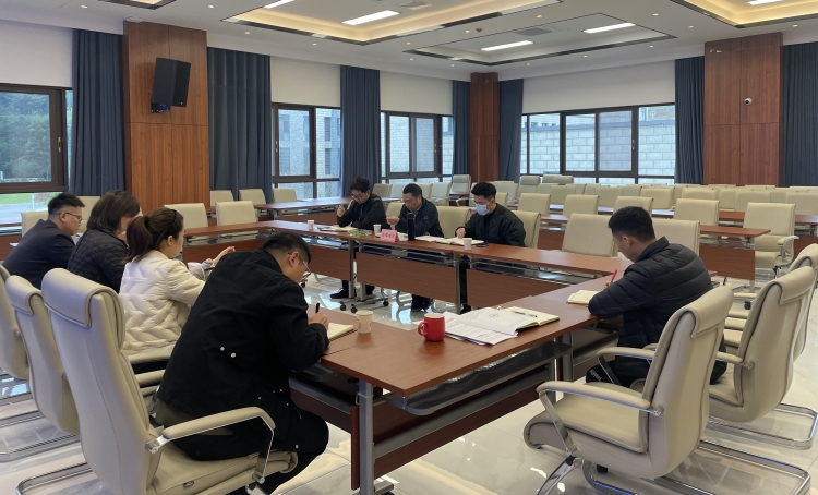 广南ag手机官方官网召开应急指挥中心项目施工单位法定代表人约谈会2.JPG