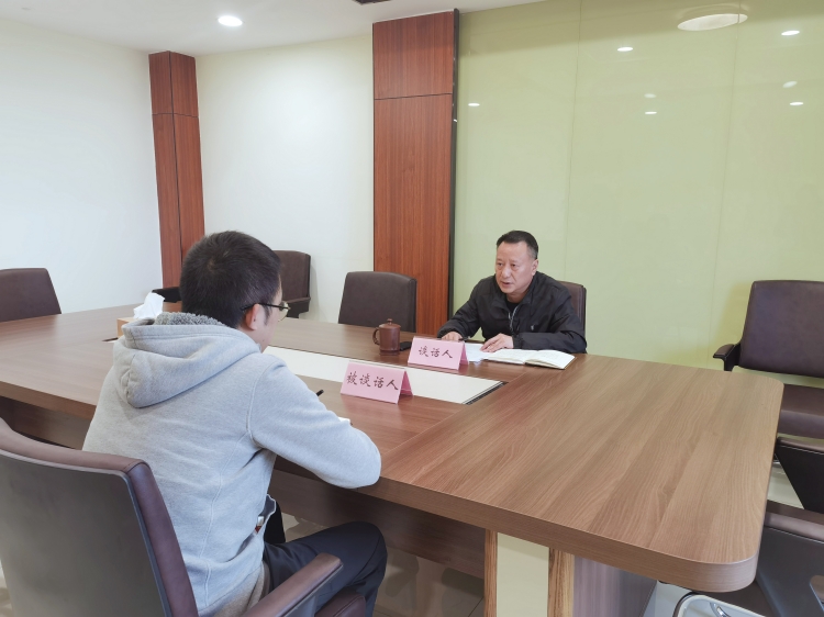 广南ag手机官方官网纪委书记刘宇对ag手机官方官网纪检干部和关键岗位人员开展谈心谈话3.jpg