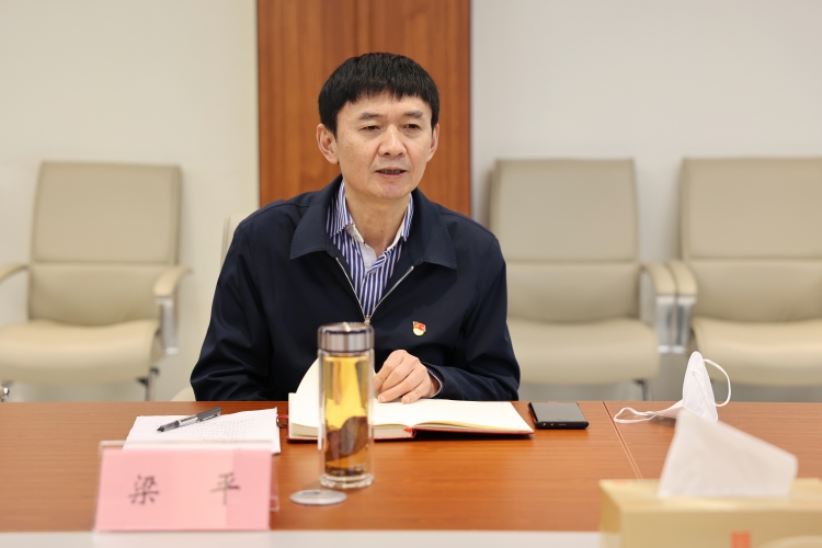 广南ag手机官方官网召开全面从严治党暨党风廉政2.JPG