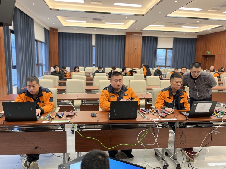 广南ag手机官方官网组织实施2022年度机电序列岗位评定实践操作测评2_副本.jpg