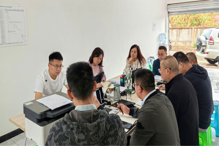 广南ag手机官方官网开展“五一”节前养护专项检查1.png