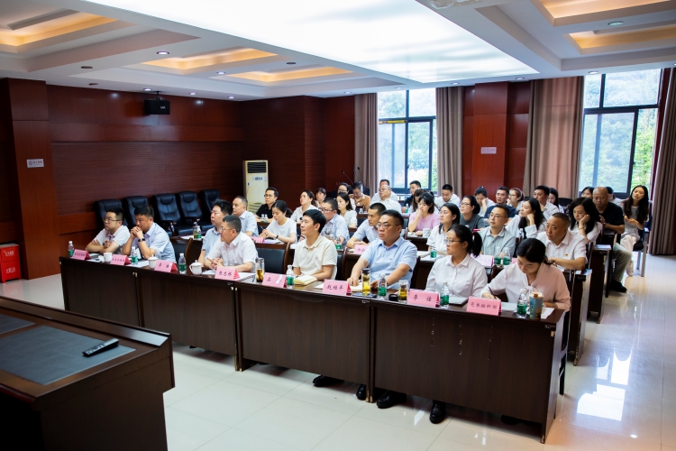 ag手机官方官网法03.jpg