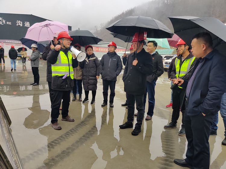 泸石ag手机官方官网赴九绵高速LJ23合同段考察交流.jpg