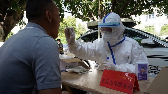 沿江ag手机官方官网开展雷波黄桷堡驻地全员核酸检测2 - 副本.jpg