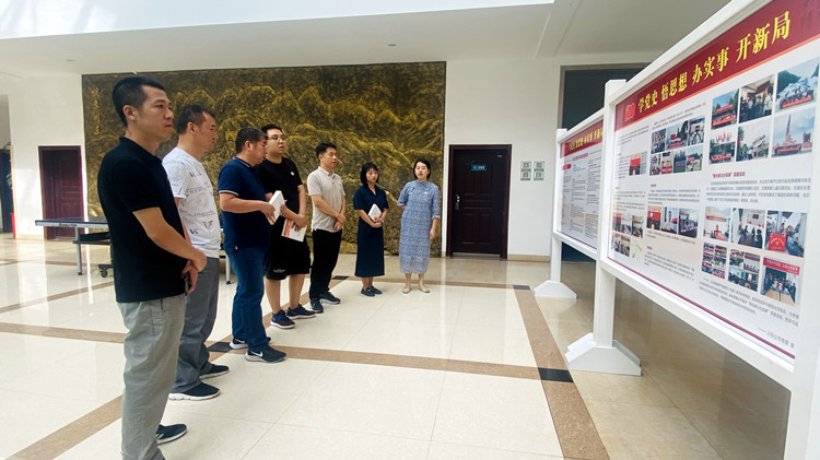 川东ag手机官方官网开展统战人士代表学习交流活动 (3)_副本.jpg