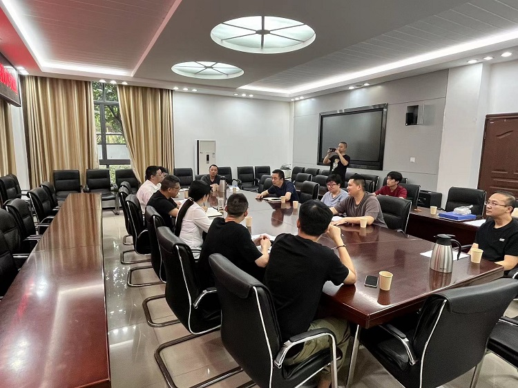 川东ag手机官方官网开展广邻垫高速智能交通管控试点工程技术交底暨施工安全培训会2.jpg
