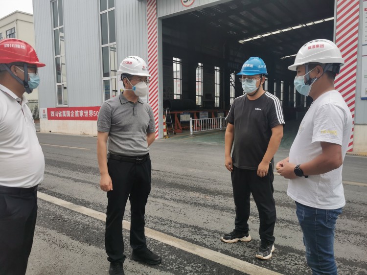 ag手机官方官网领导查看复工复产情况_副本.jpg