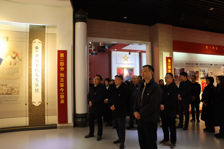 川南ag手机官方官网开展“川南高速 勤廉双优”廉洁警示教育活动3_副本.jpg