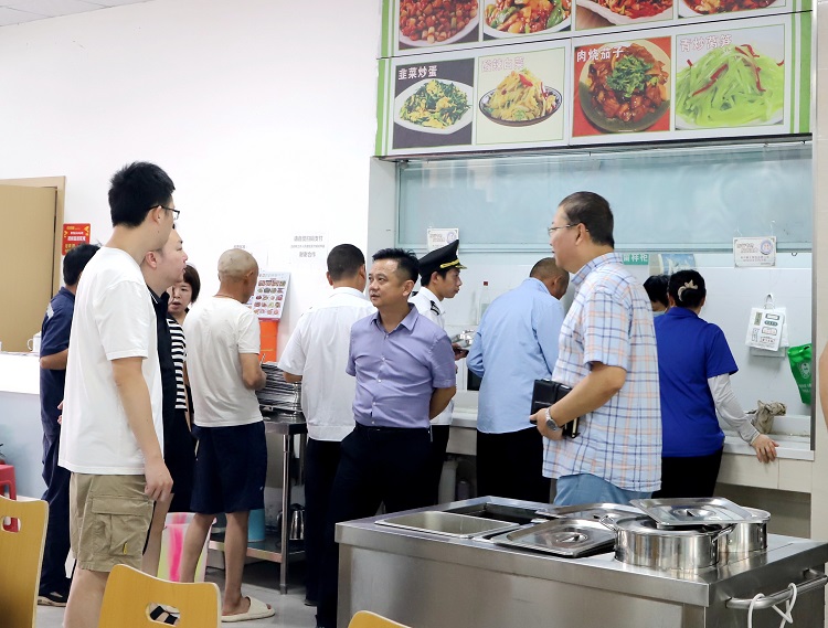 7.2【网站 微信】 川南ag手机官方官网与宜宾市翠屏区工业园区管委会召开交流座谈会4.jpg