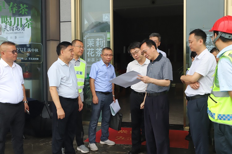 9.12【网站 微信】蜀道集团总工程师黄兵调研川南ag手机官方官网金秋湖停车区2.JPG