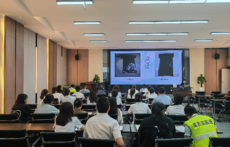 资潼ag手机官方官网举办热转印打印技术培训.jpg