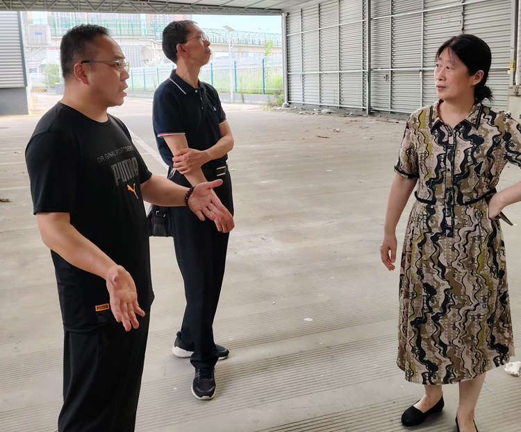 川西ag手机官方官网党委委员、工会主席吴华峰一行赴绕西管理处蜀源大道站调研1_副本.png