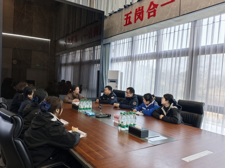 20260205 川西ag手机官方官网运行调度中心“五岗合一”联合临时党支部召开2026年春运“一路三方”工作落实会照片_副本.jpg