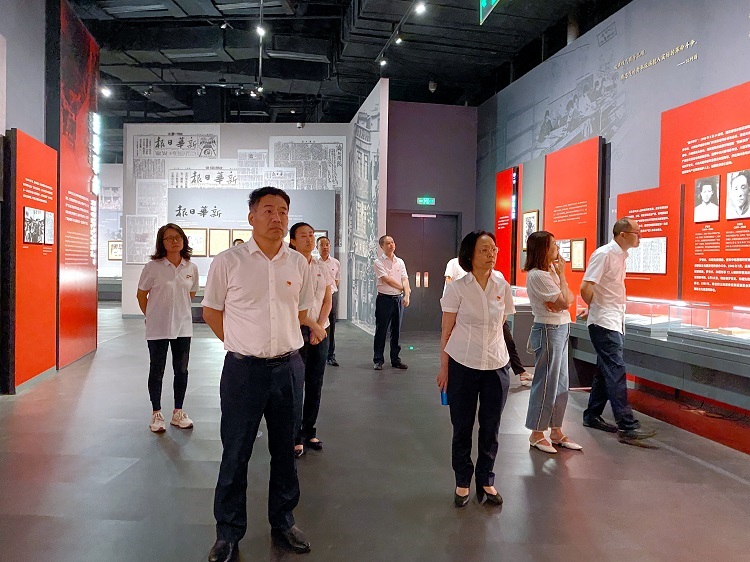 5.30南方ag手机官方官网开展主题教育现场教学暨2023年党委理论学习中心组第四次专题（扩大）学习会议2.JPG