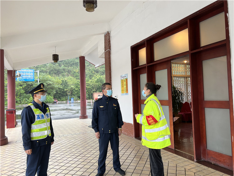 no518-厅交通执法第三支队检查组到成南ag手机官方官网检查指导营运管理和服务质量工作.jpg