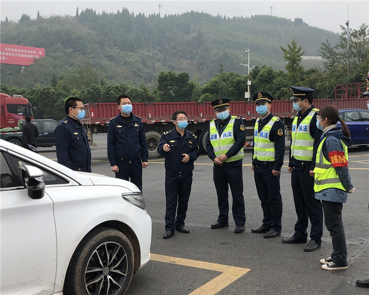 no553-厅交通执法第三支队到成南ag手机官方官网督导全省高速公路服务质量提升专项行动工作.jpg