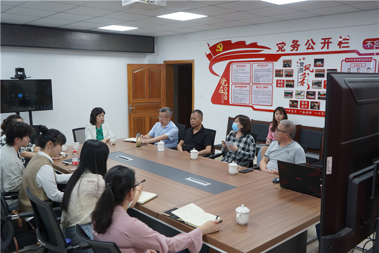 no121-成南ag手机官方官网党委委员、纪委书记冯亚鸿到各管理处调研指导工作（屈璐）.JPG